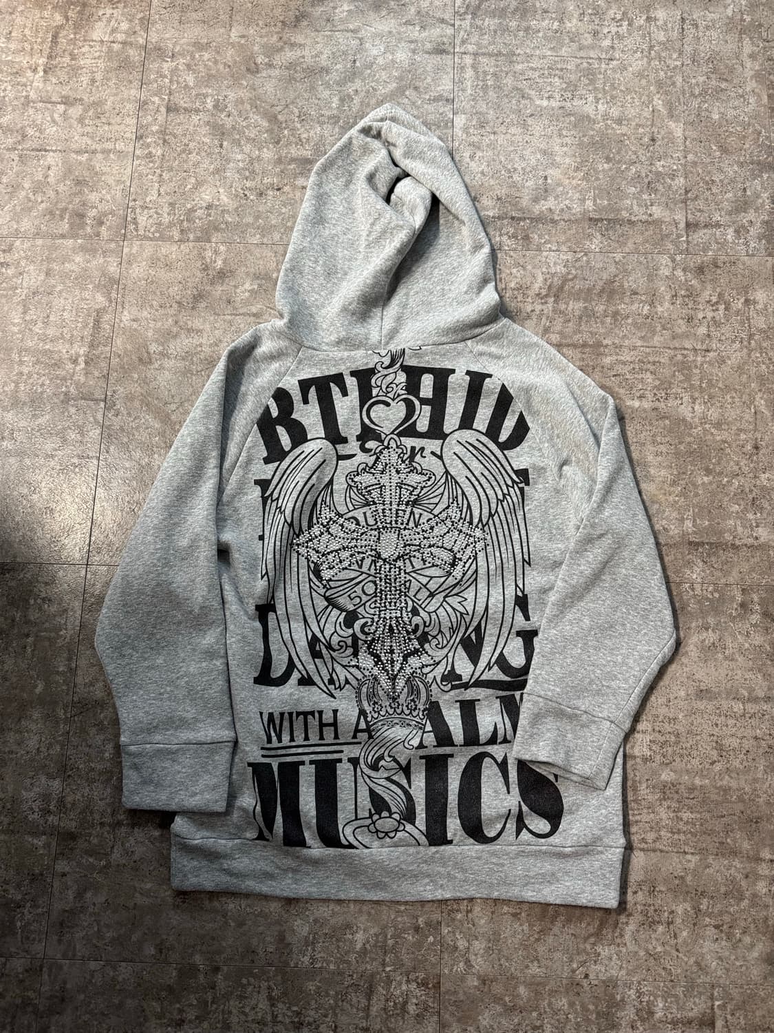 백 스터드 디테일 펑크 그래픽 후디드 스웻셔츠 상품이미지7