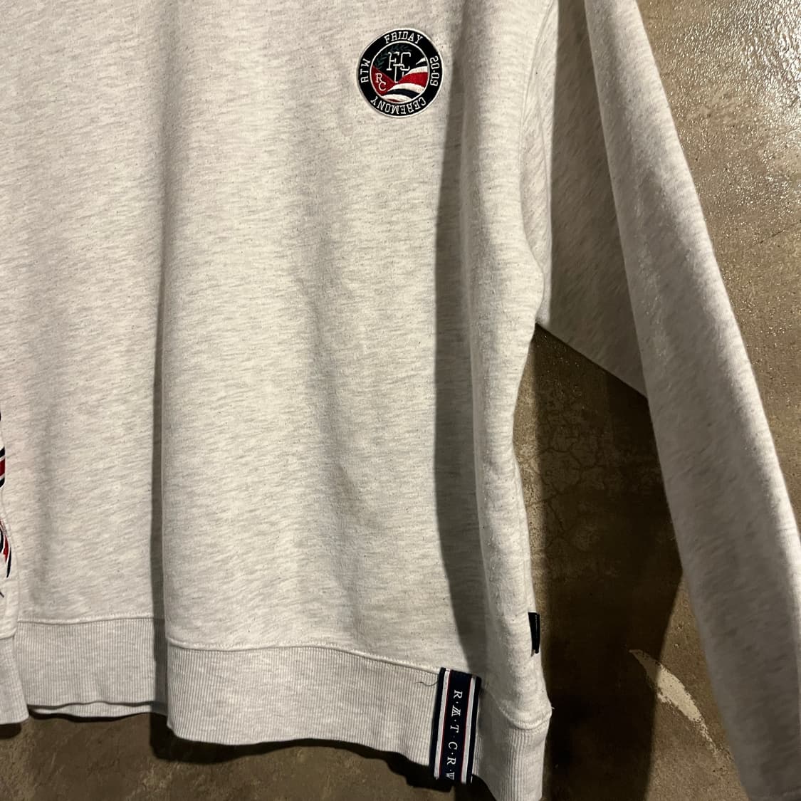 로맨틱크라운 맨투맨 상품이미지2