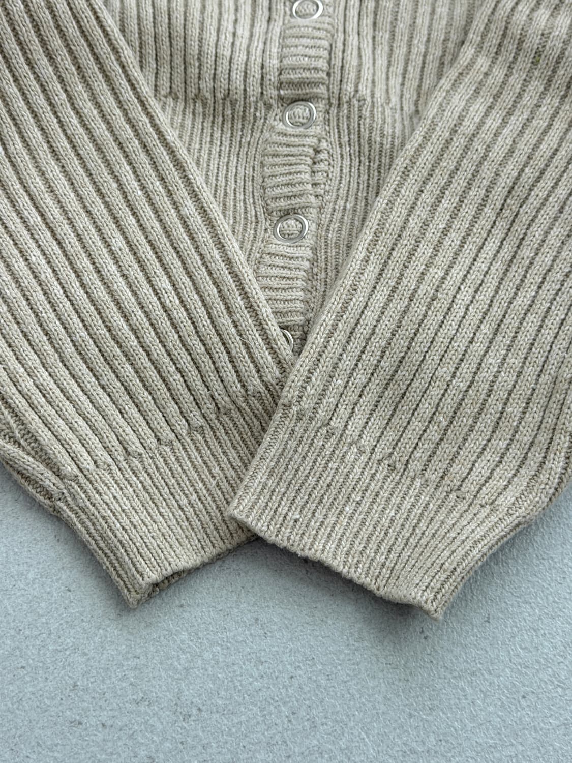 [레터프롬문] 소네트 보트넥 울 가디건 베이지 레터프롬문가디건 상품이미지8