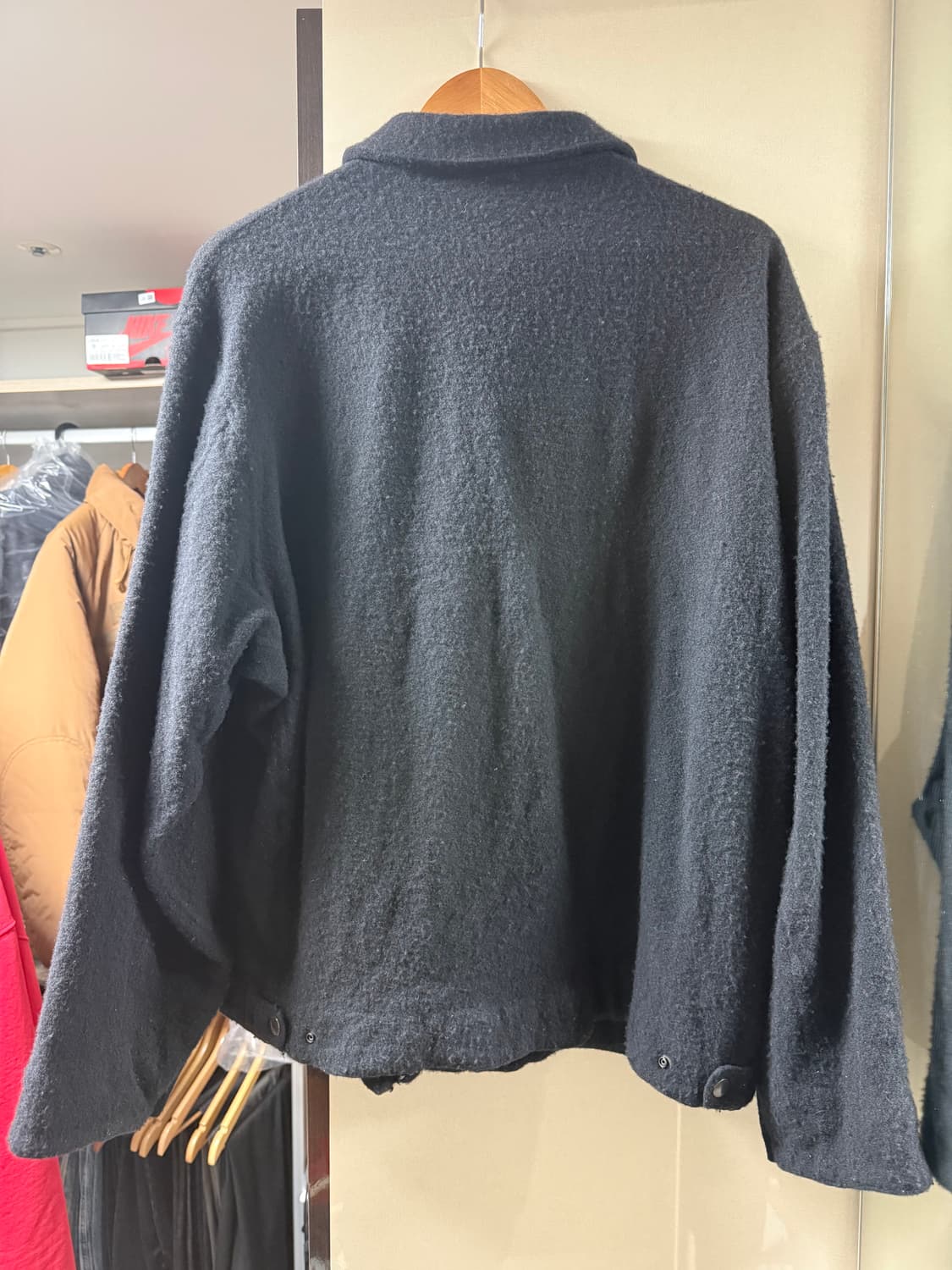 [2] 코모리 25AW 축융 울 블랙 새상품 상품이미지2