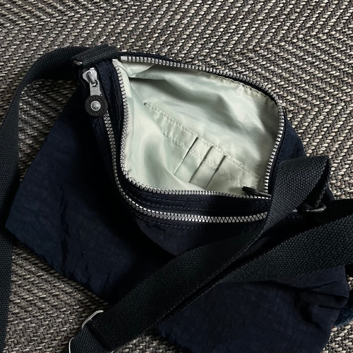 키플링 y2k 키링 나일론 크로스백o 2888 상품이미지3