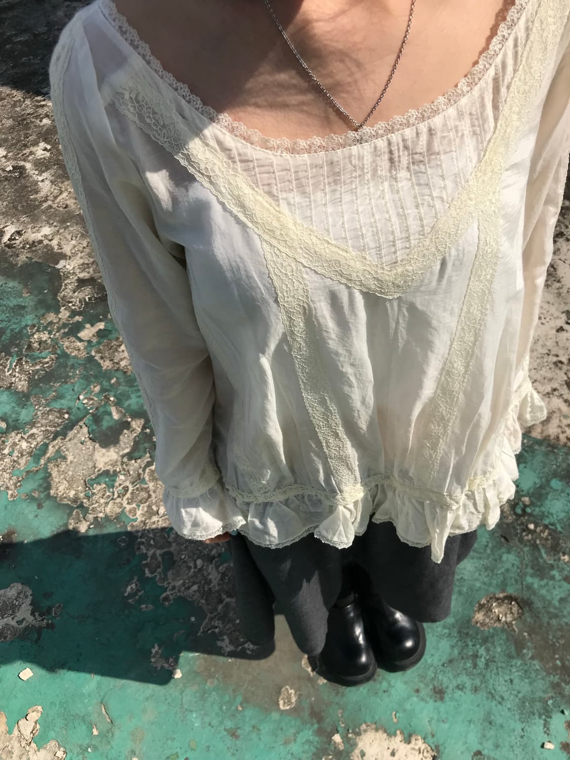 아이보리 로맨틱 레이스 블라우스 상품이미지4