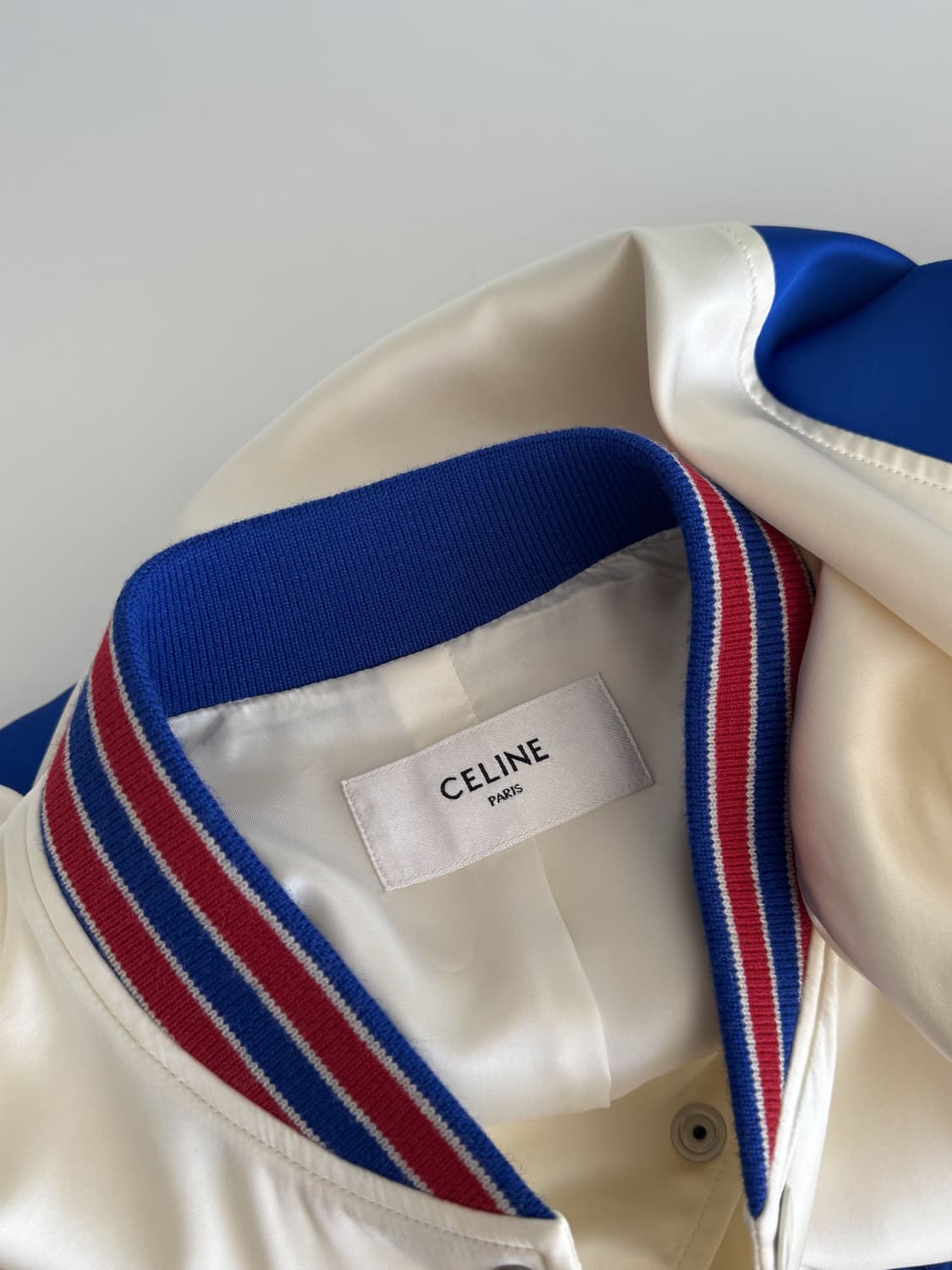 [BTS 뷔님 착용] 셀린느 23ss 아메리카나 새틴 봄버 자켓 상품이미지8