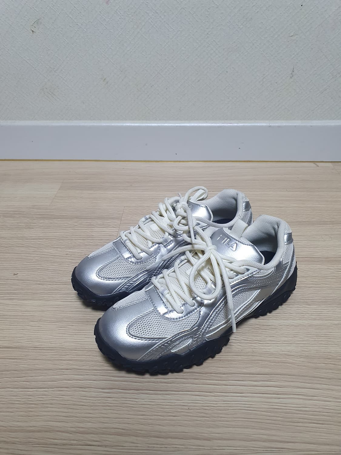 휠라 에샤페 MS 실버문 운동화 230 상품이미지4