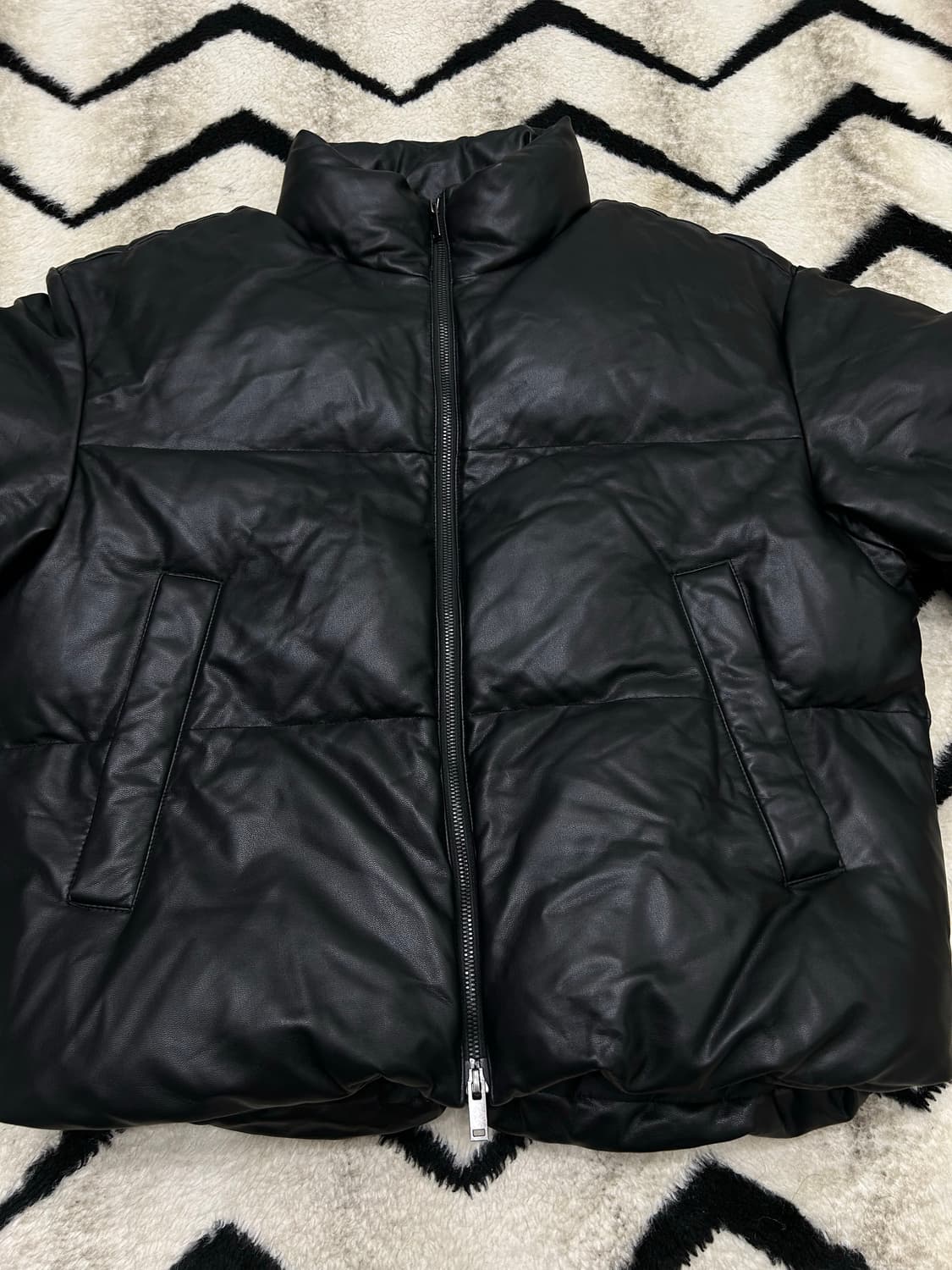 [M]무신사스탠다드 레더 푸퍼 숏 패딩/블랙 상품이미지4