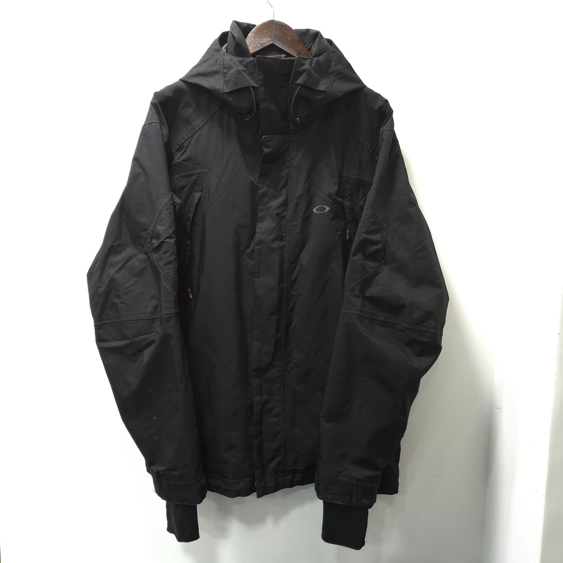 오클리 써클로고 윈드 자켓 M / 할인 상품이미지1