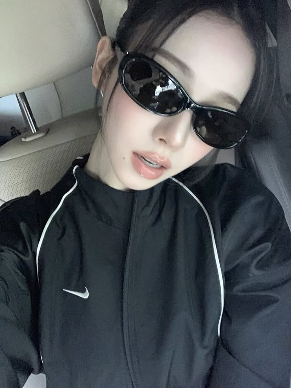 (L)(새상품)나이키 바람막이 우먼스 카리나 크롭 트랙 자켓 블랙 화이트 상품이미지3