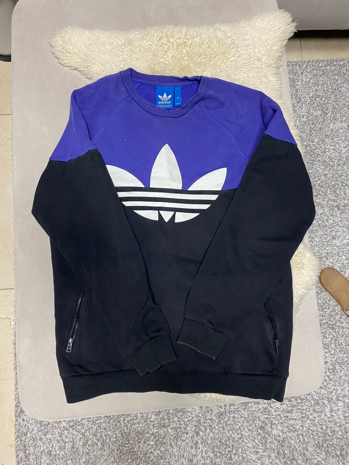 아디다스 맨투맨 롱슬리브 100, 105 두 개 만 원. 상품이미지6