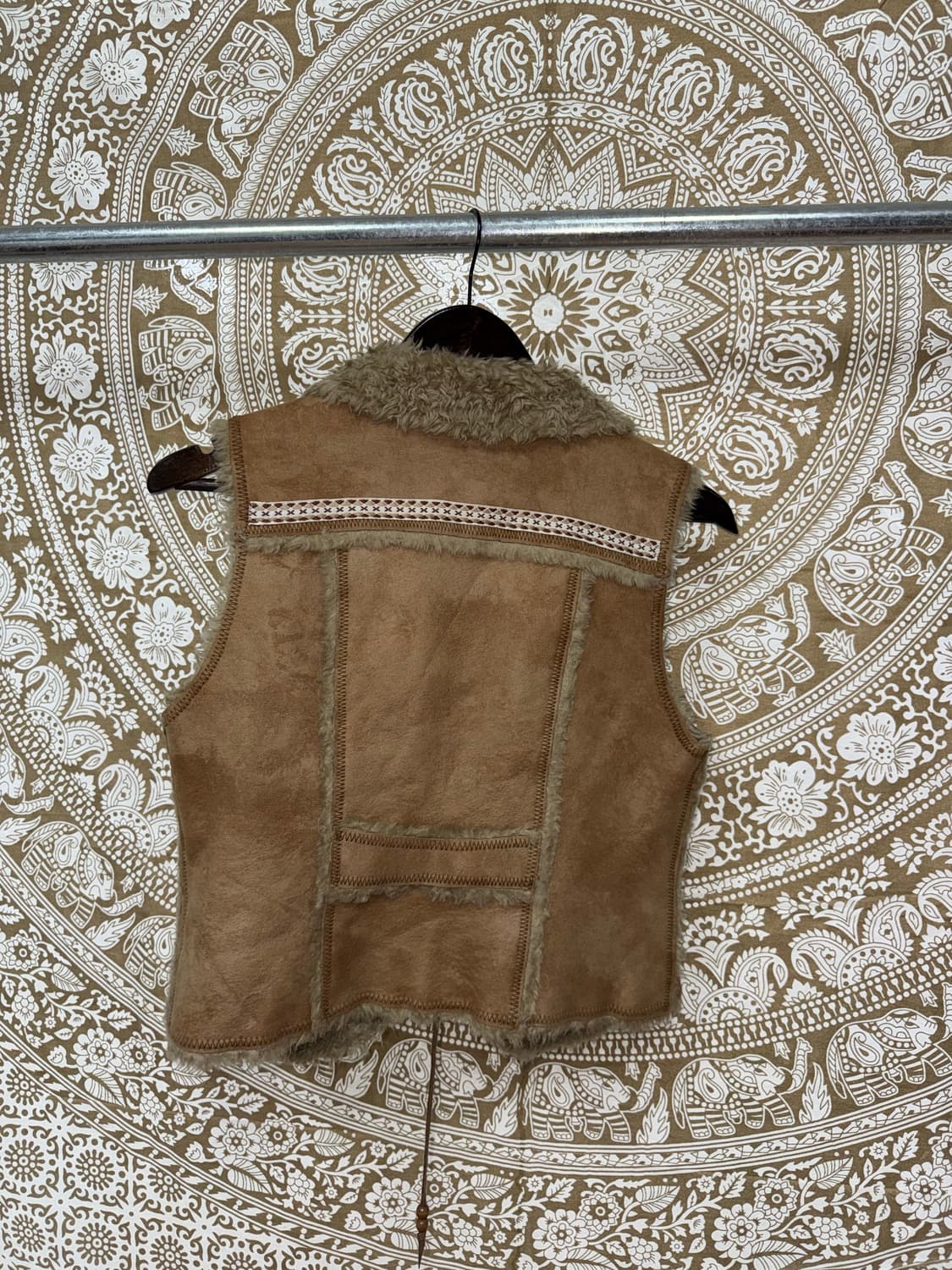 써스데이아일랜드 여성 보헤미안 스웨이드 양털 베스트자켓 상품이미지6