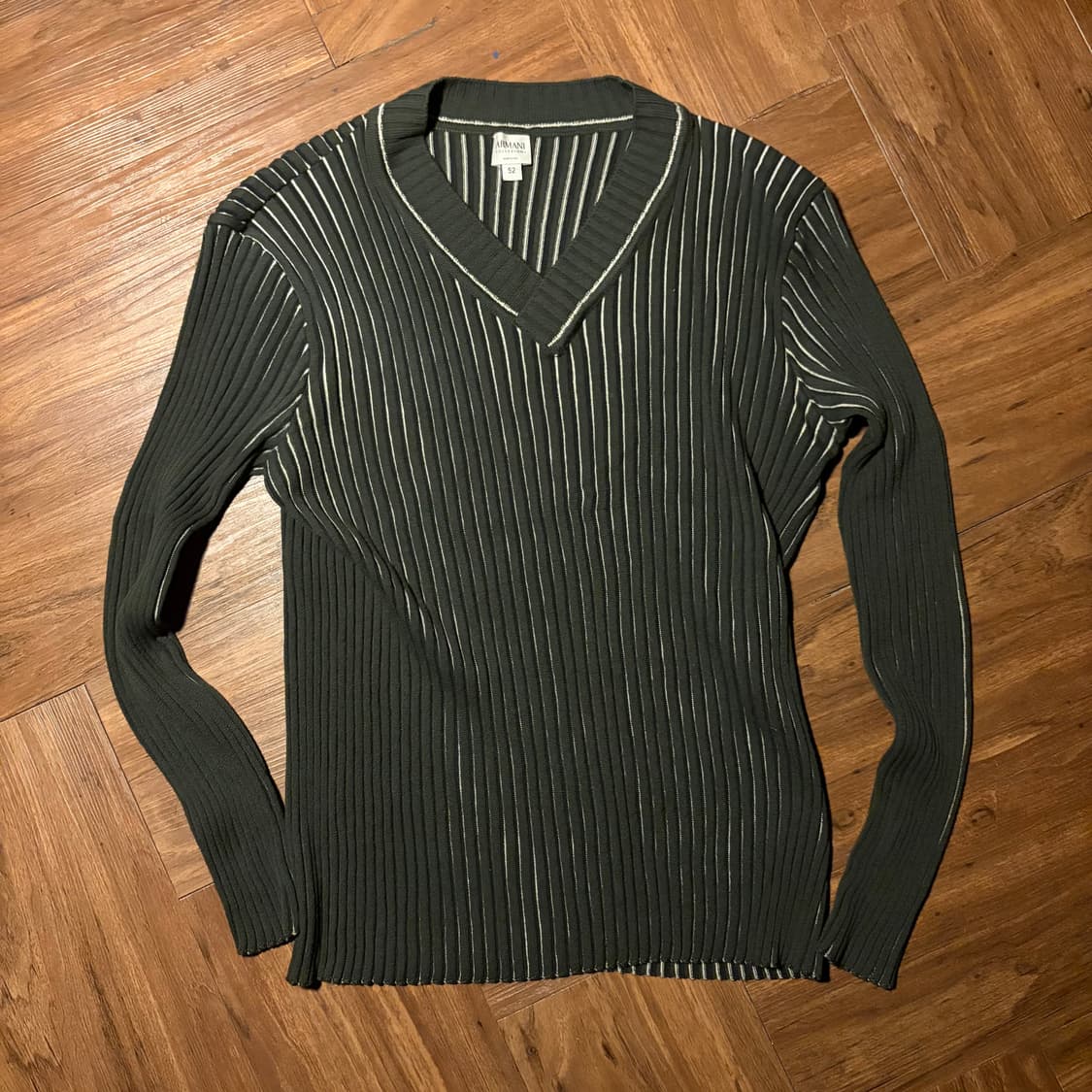 ARMANI COLLEZIONI WOOL PLEATS VNECK KNIT 상품이미지2