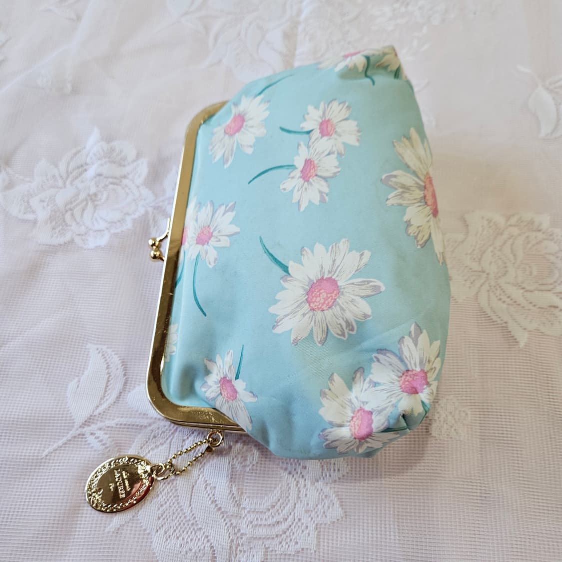 라뒤레 데이지 플라워 파우치 상품이미지3