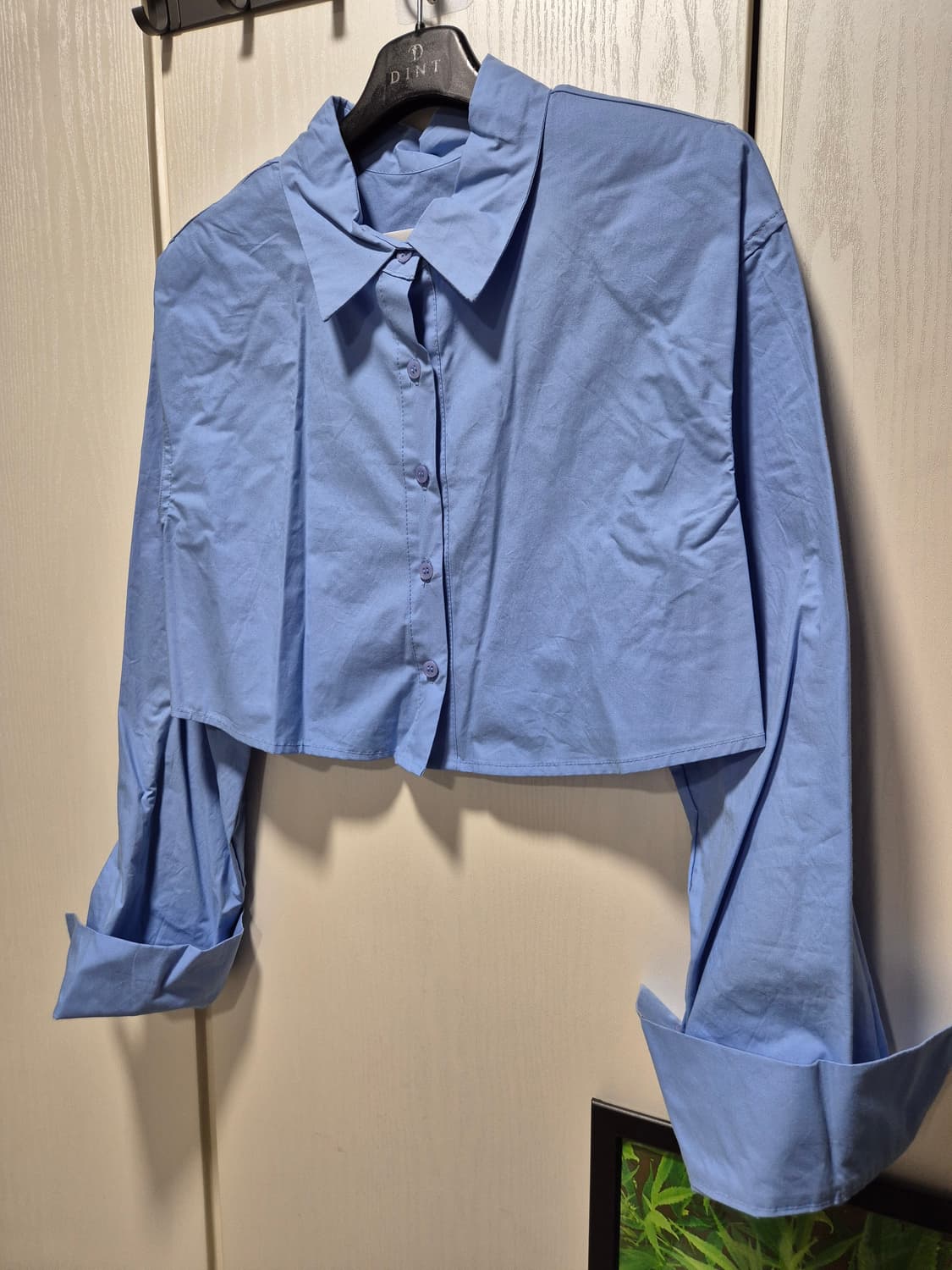 (세일)(새상품)DINT 딘트 소라색 크롭 셔츠 상품이미지3