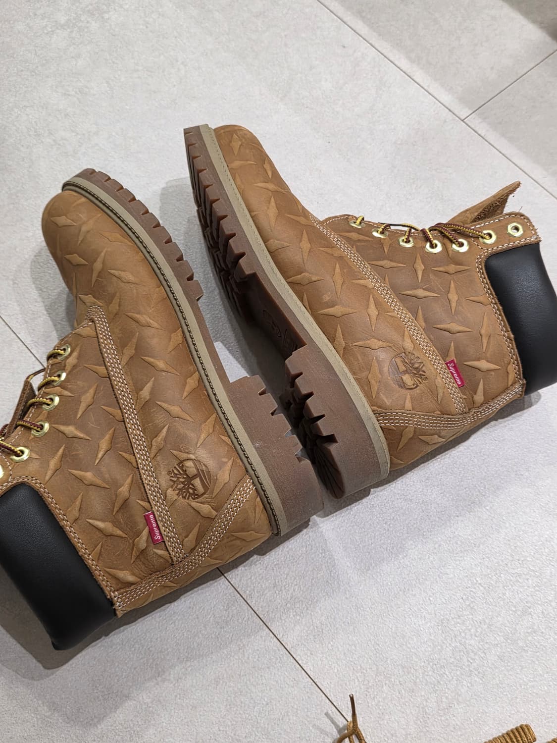 팀버랜드 x 슈프림 다이아몬드 플레이트 부츠 (EU42) 상품이미지7