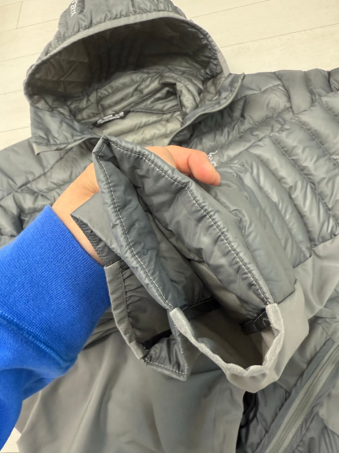 아크테릭스 세륨 하리브리드 L 사이즈 그레이색상  진짜 실물 고급스럽습니 상품이미지9