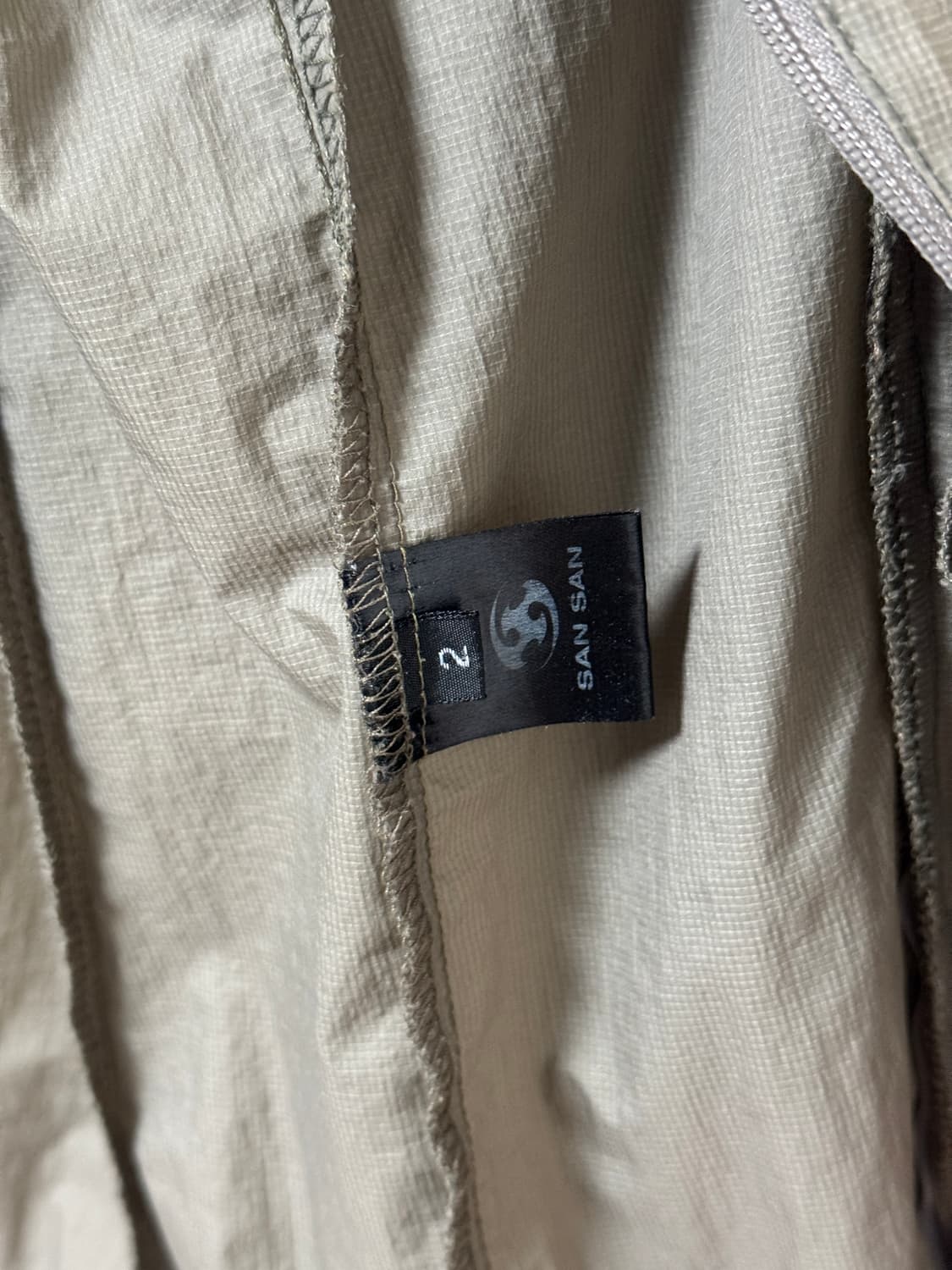 [2] 산산기어 22FW 바람막이  상품이미지3