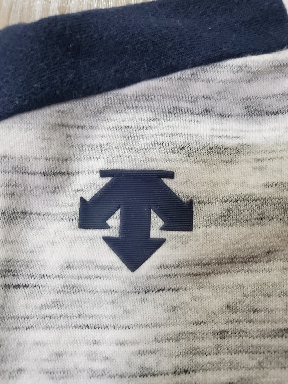 [M] 데상트 AQR 라운드넥 긴팔 티셔츠 상품이미지4