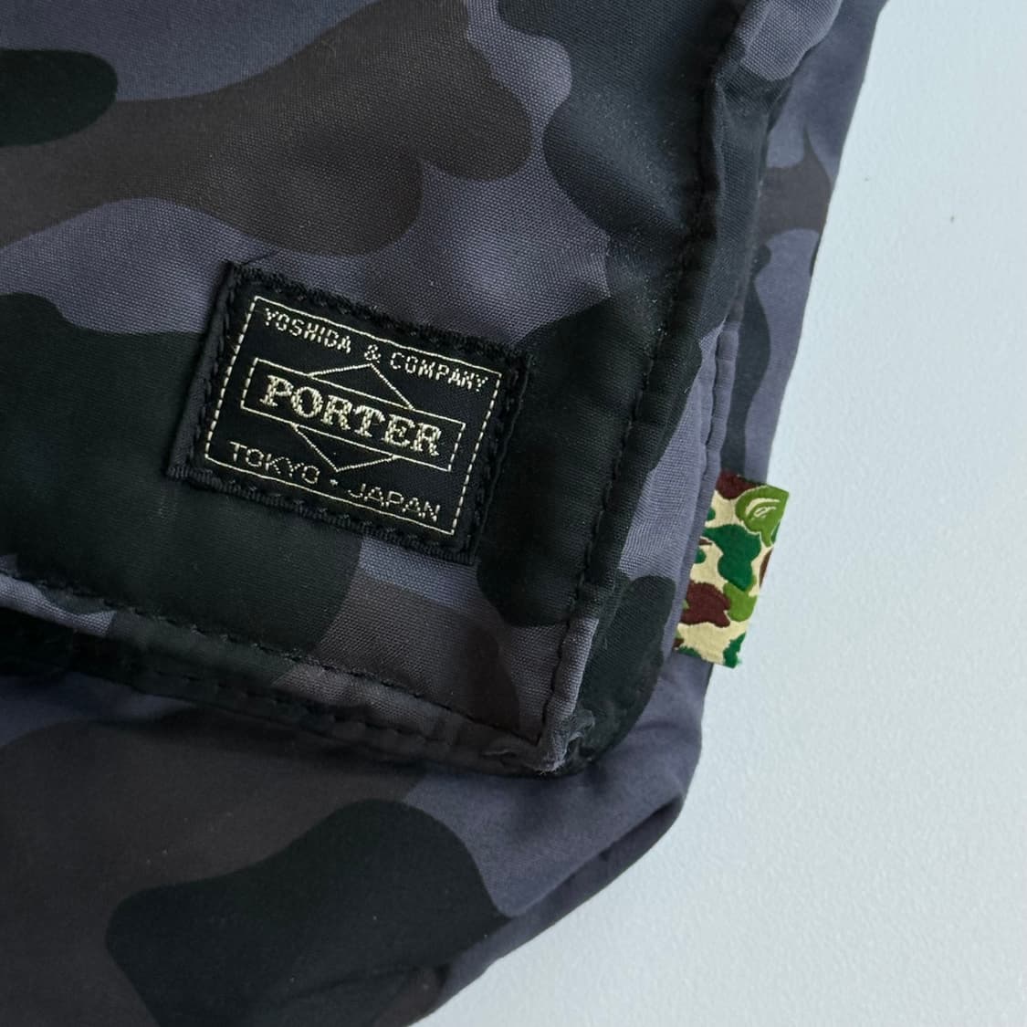 베이프 x 포터 헬멧백 상품이미지5