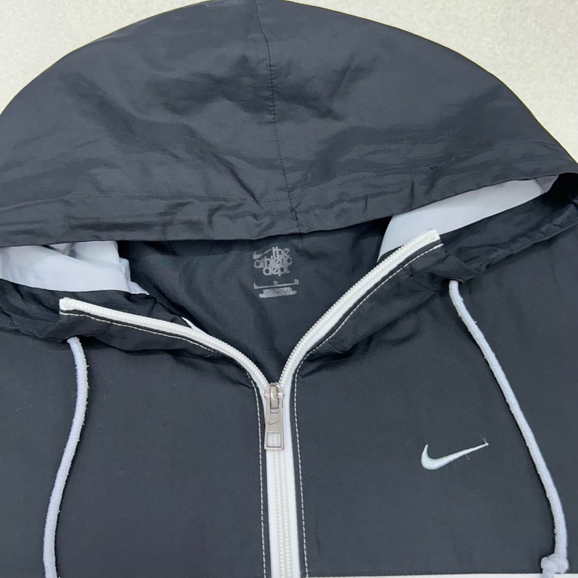 Nike black & white windbreak jacket 상품이미지6