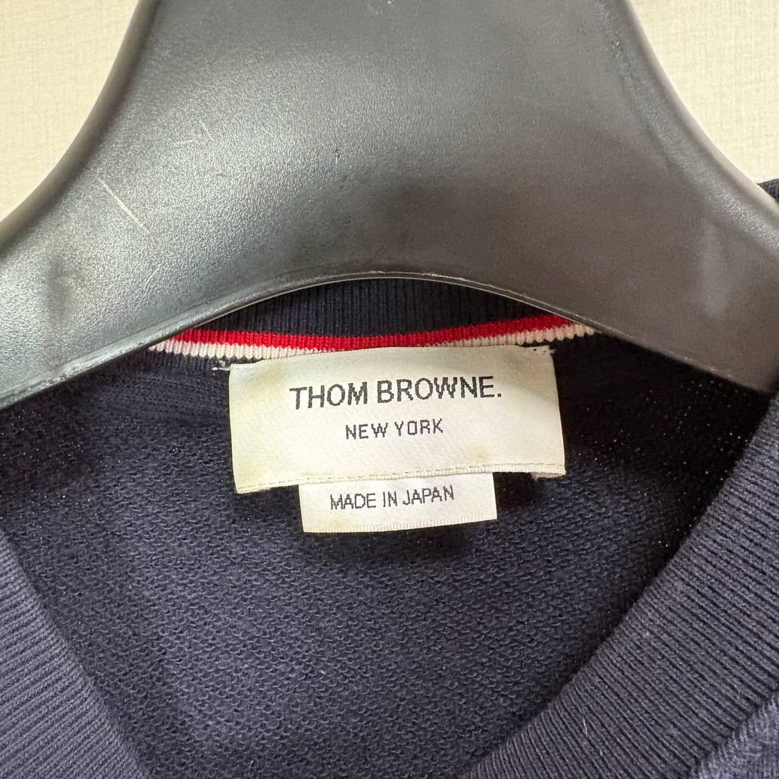 [2] 톰브라운 사선완장 맨투맨 네이비 상품이미지2