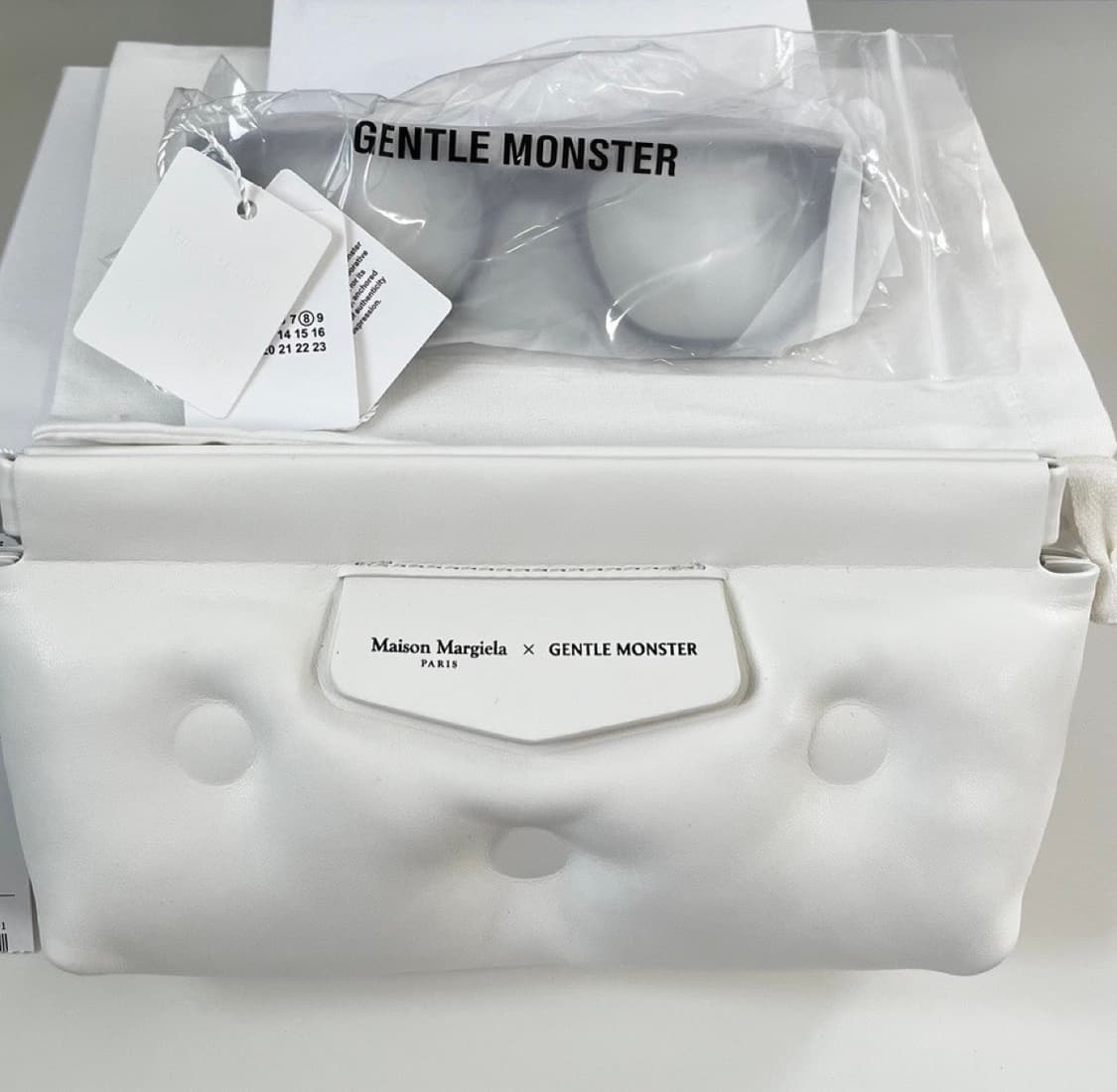 젠틀 몬스터 x 메종 마르지엘라 MM117 블랙 클리어 상품이미지1