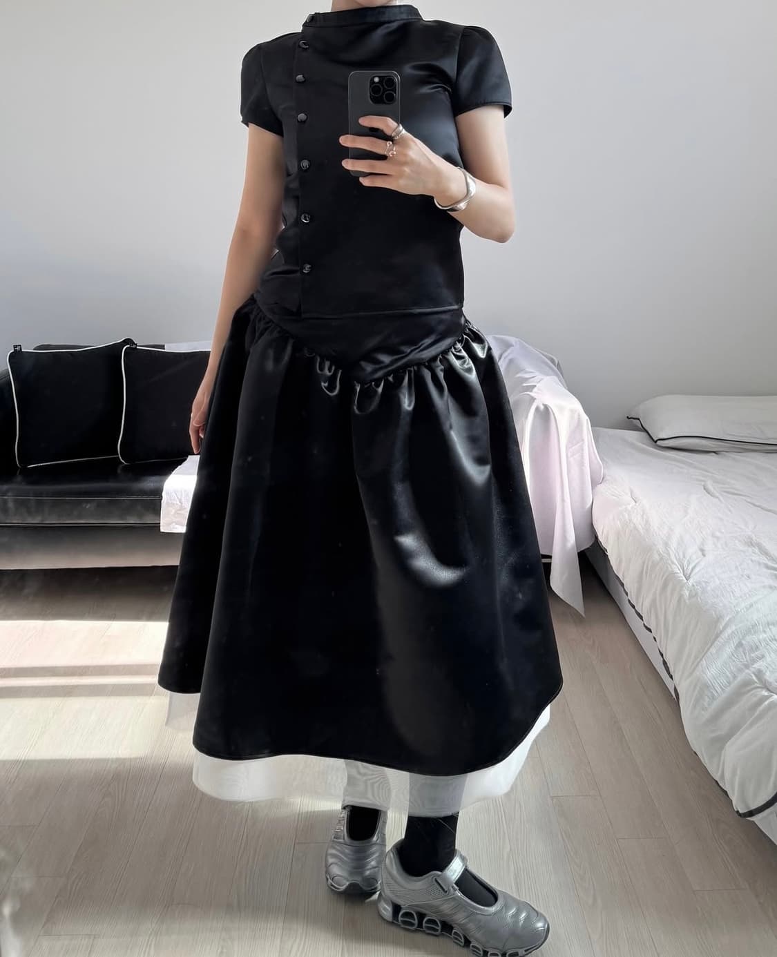 카나리 숏 슬리브 퍼프 셔츠 블랙 상품이미지1