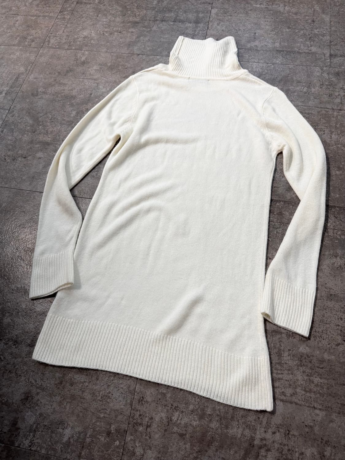 펑크 그래픽 폴라넥 니트 원피스 상품이미지10