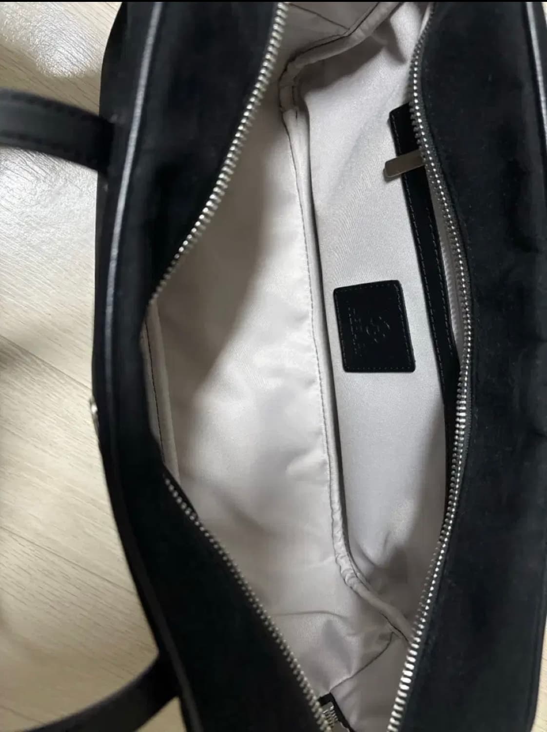 히어리 스웨이드 더플백 상품이미지3