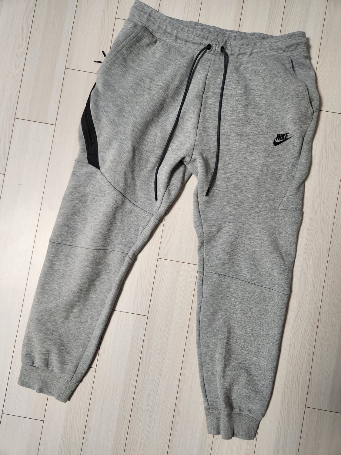 나이키 테크 플리스 조거 팬츠 805163-063 사이즈105 xl

에 상품이미지1