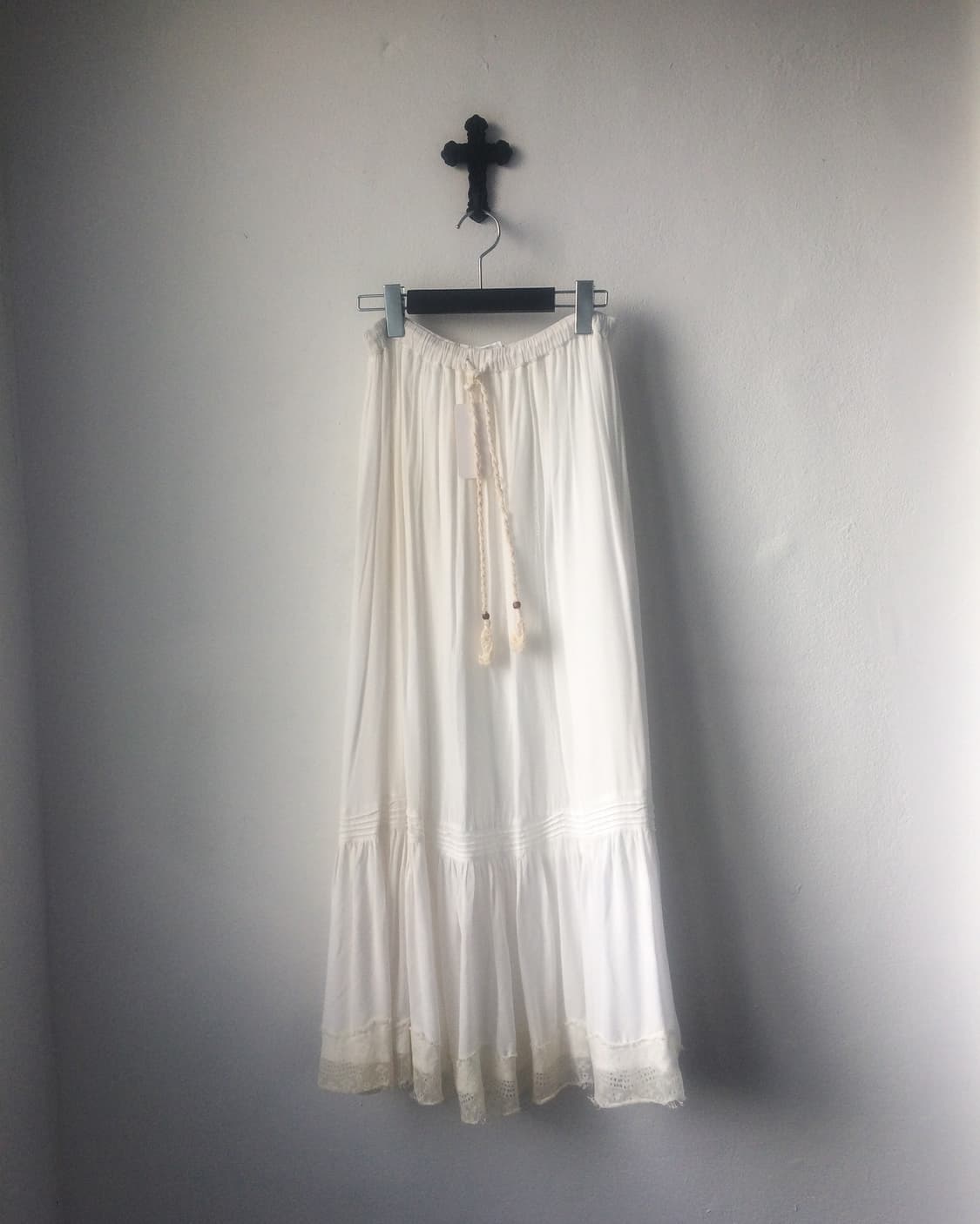 Lace point white long skirt 상품이미지1