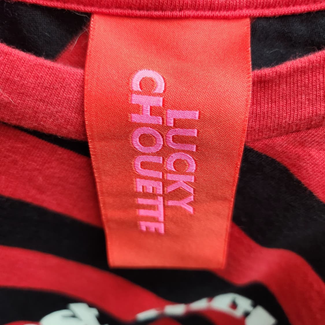 럭키슈에뜨 스트라이프 망사 프릴 디테일 반팔티 F(L) 상품이미지5