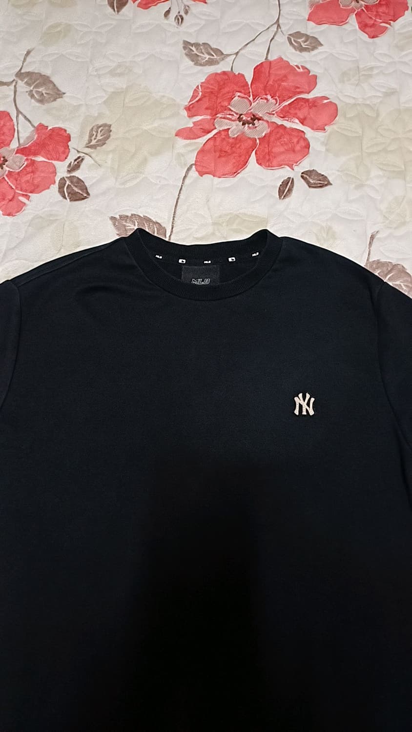 MLB 맨투맨 실측100 가슴55 기장69 상품이미지3