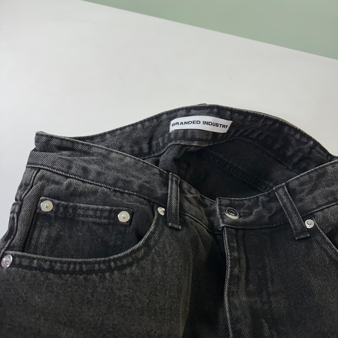 S 브렌디드 인더스트리 빈티지블랙 워시드 일자핏 데님팬츠 상품이미지1