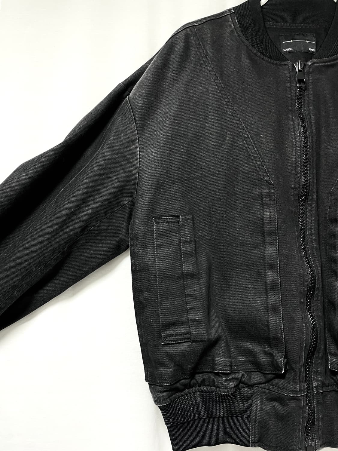 메종미네드 남성 크롭 오버핏 코팅 데님 ma-1 봄버 자켓 _ 워싱블랙 상품이미지3