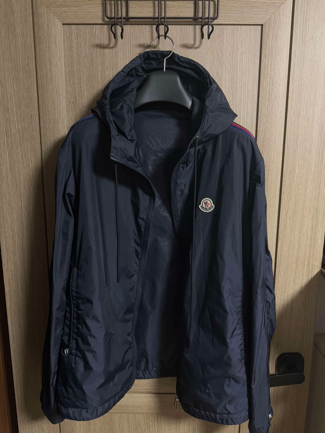 몽클레어 하타브 나일론 바람막이 네이비 4 상품이미지2