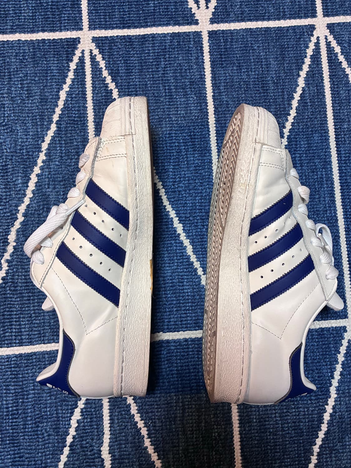 아디다스 슈퍼스타82 화이트 다크블루 상품이미지2