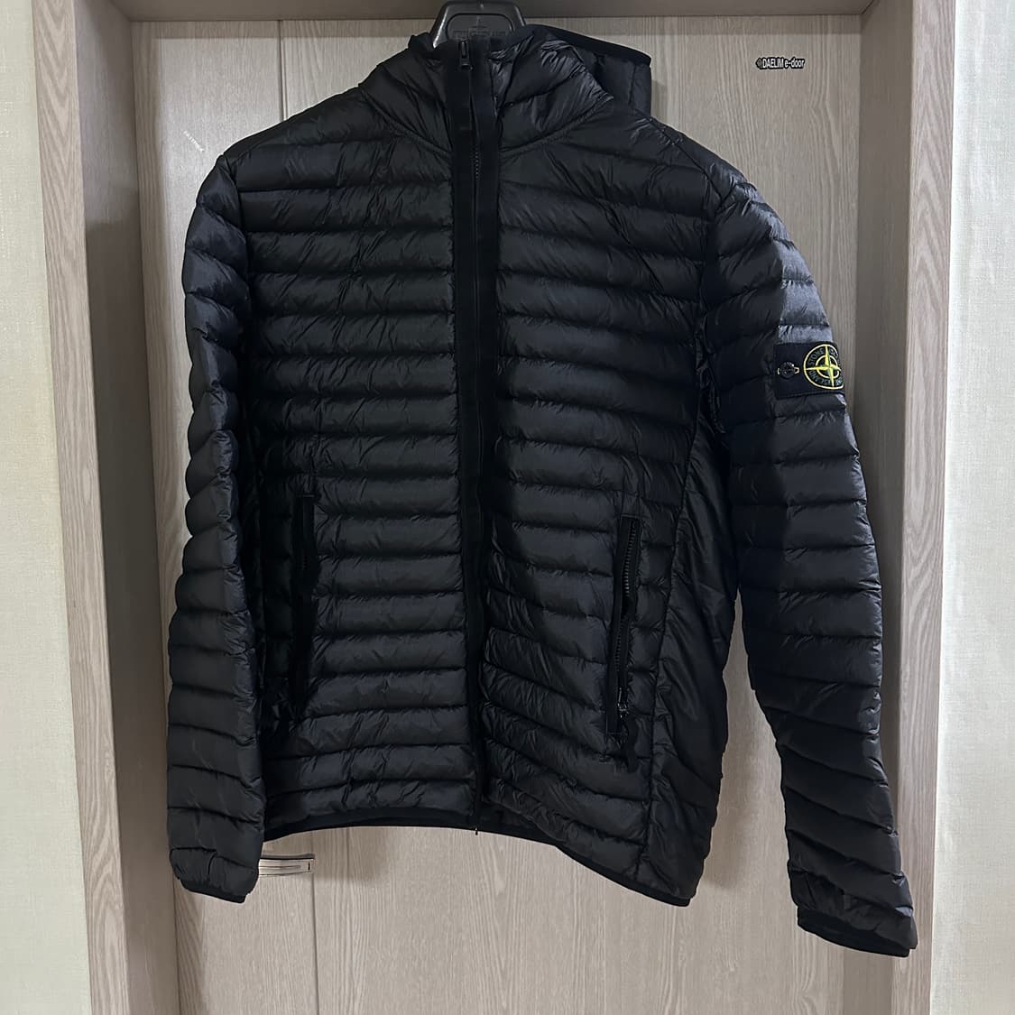 스톤아일랜드 룸우븐 경량패딩 L 상품이미지1