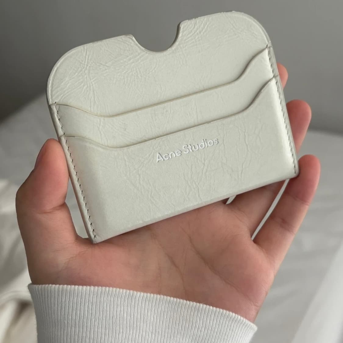 아크네 스튜디오 가죽 카드지갑 화이트 상품이미지1