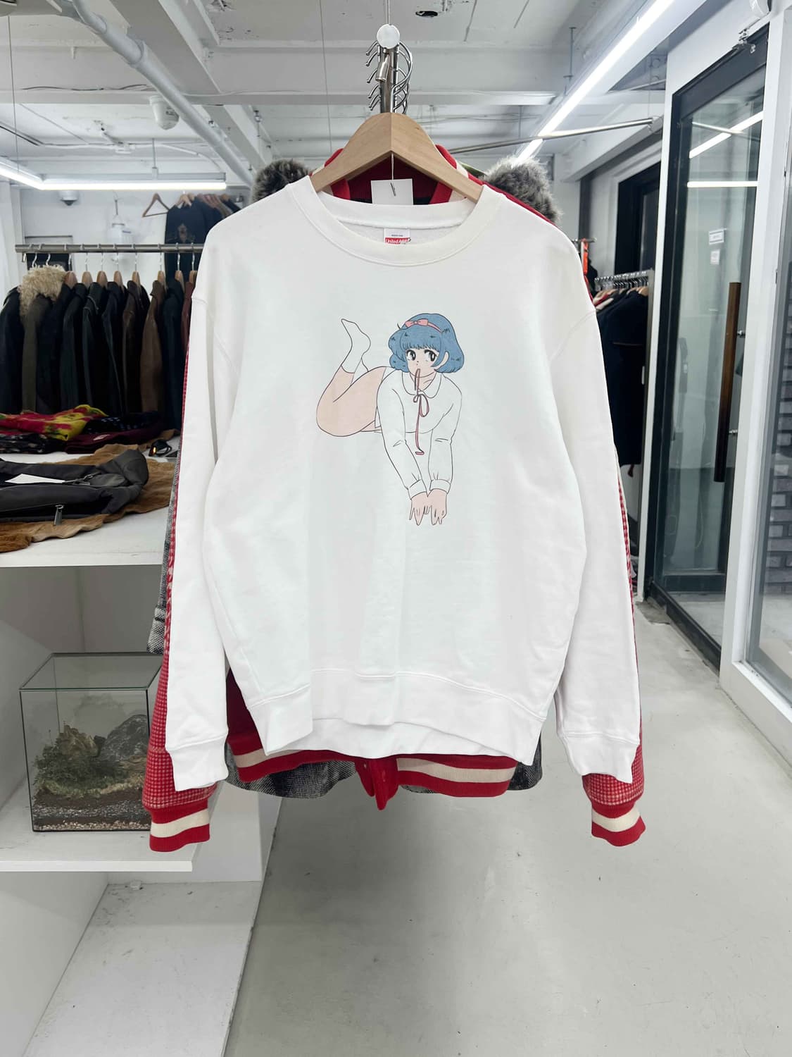 유나이티드 애슬레틱 애니메이션 스웻셔츠 상품이미지1