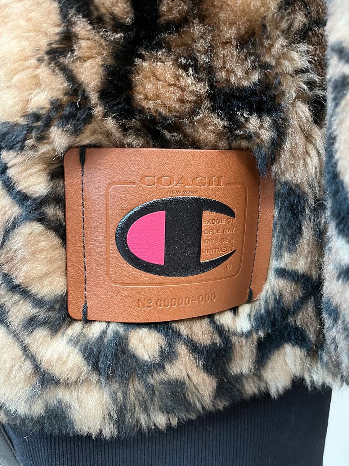 95) 코치 x 챔피온 시어링 무스탕 집업 상품이미지5