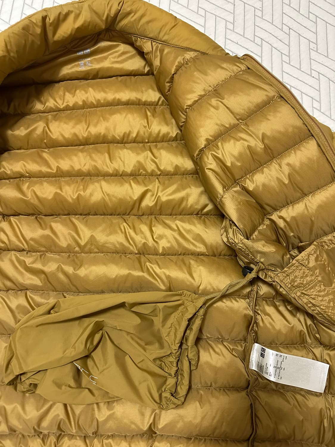 유니클로 울트라 라이트 다운 패딩 L 상품이미지5