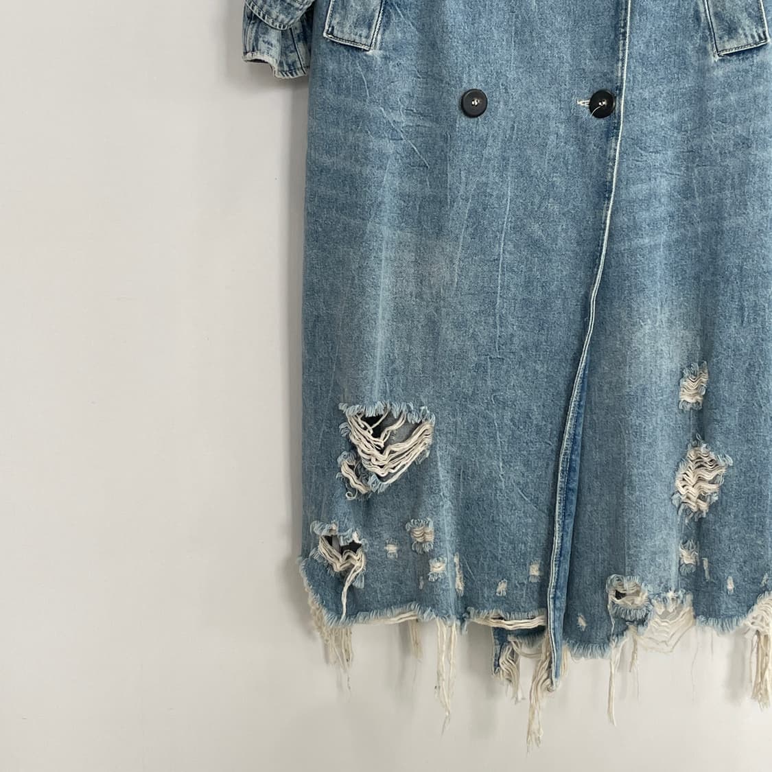 알렉산더왕 데미지 디테일 데님 맥시 코트 상품이미지4