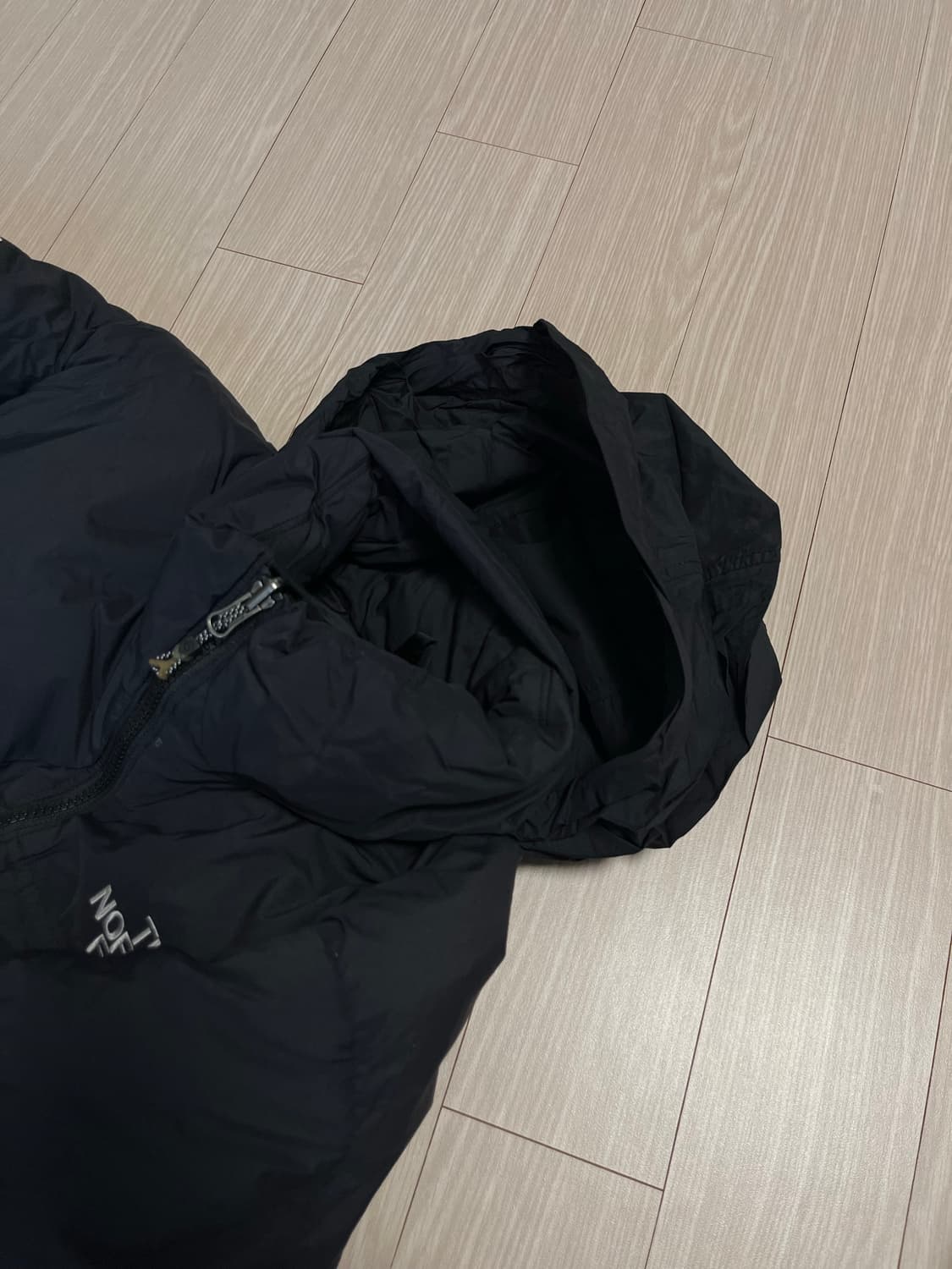 노스페이스 눕시 한정판 패딩 블랙 M 상품이미지9