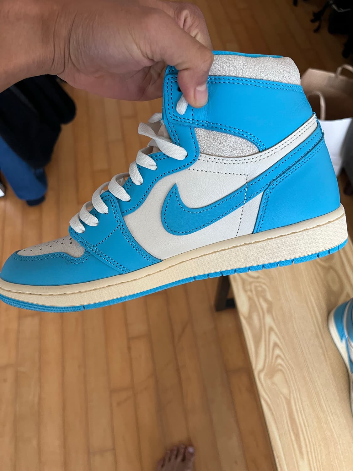 나이키 에어 조던 1 하이 UNC Reimagined 상품이미지2