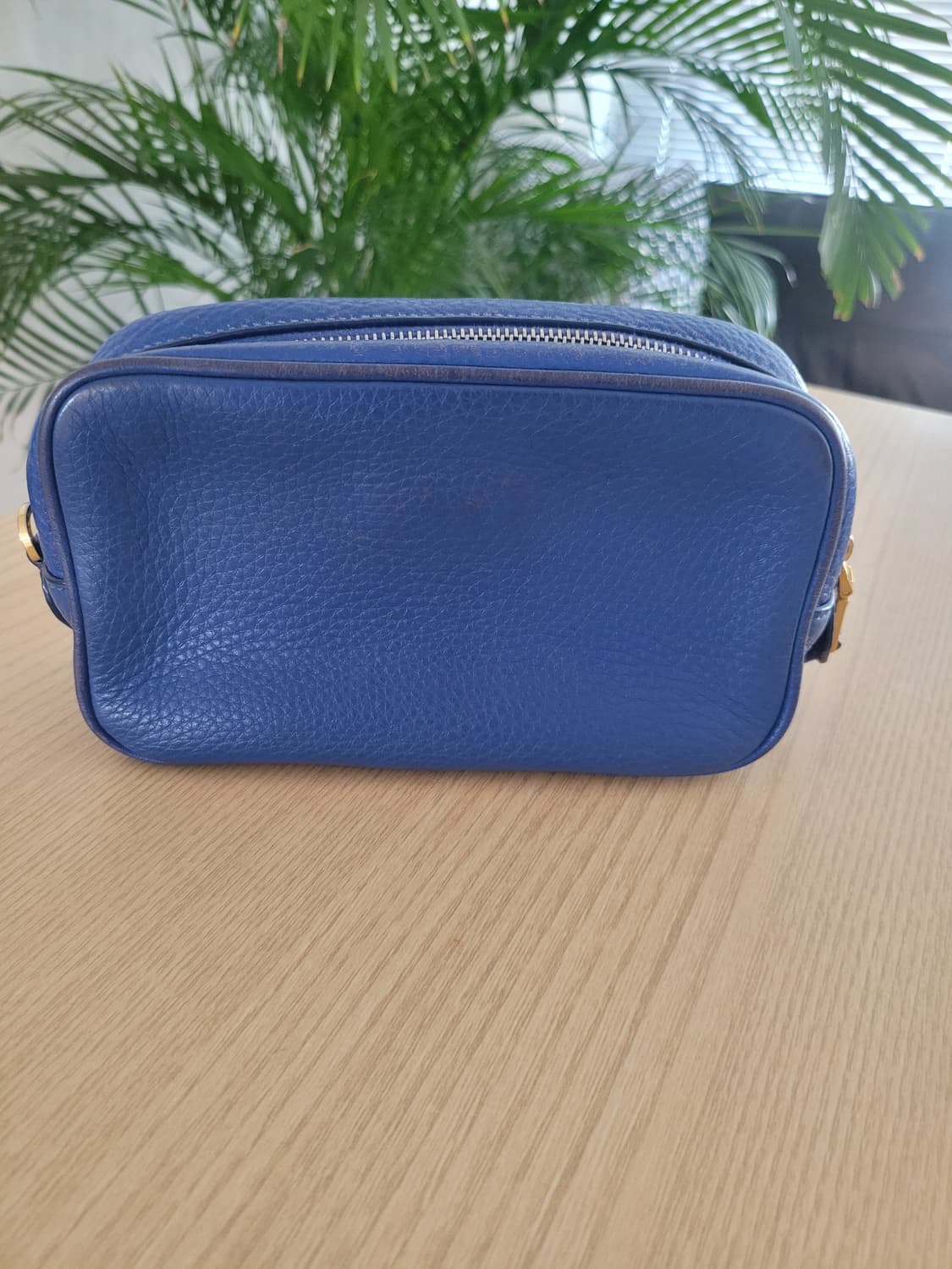 🏷️ PRADA 당신의 일상을 특별하게 만드는 '프라다 로얄 블루' 파 상품이미지4