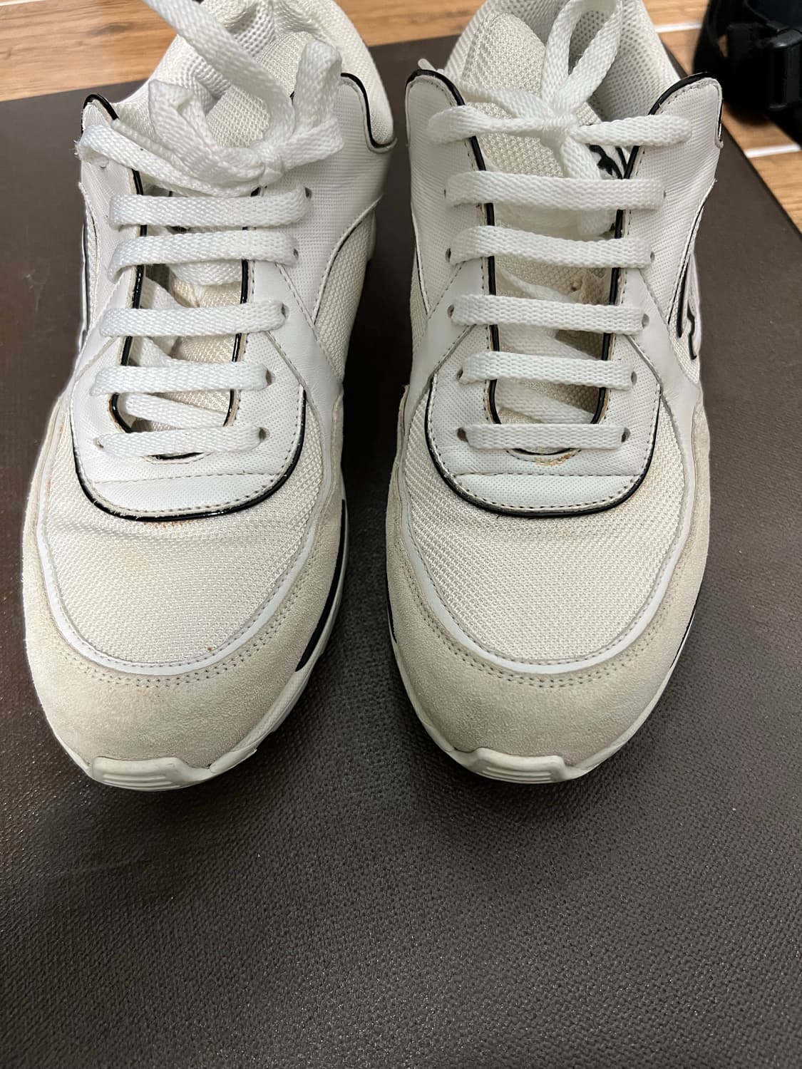 샤넬 CC 로고 크루즈 스니커즈 42사이즈 상품이미지5