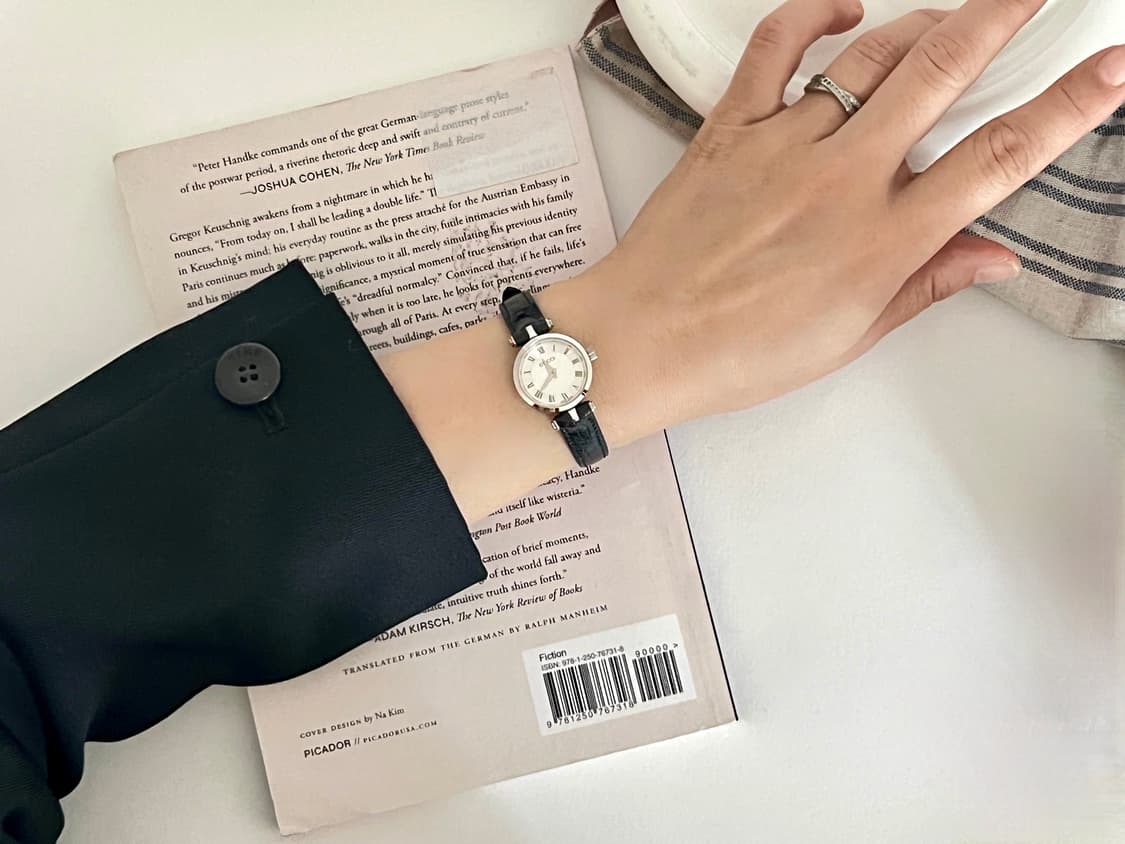 구찌 실버 라운드 여성 시계 / 정품감정 . 케어 상품이미지10