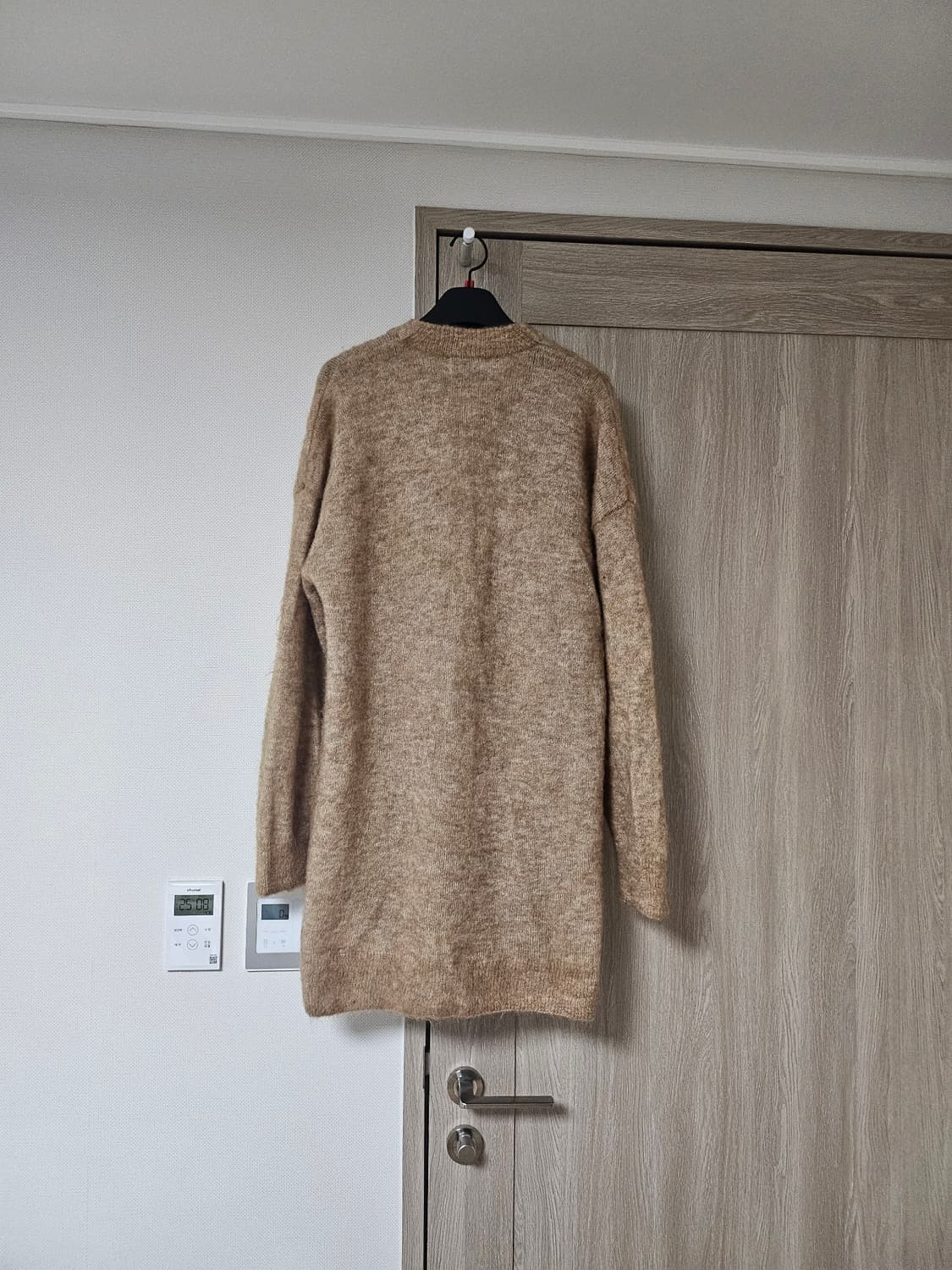 Acne Studios 베이지 니트 롱 가디건 상품이미지2