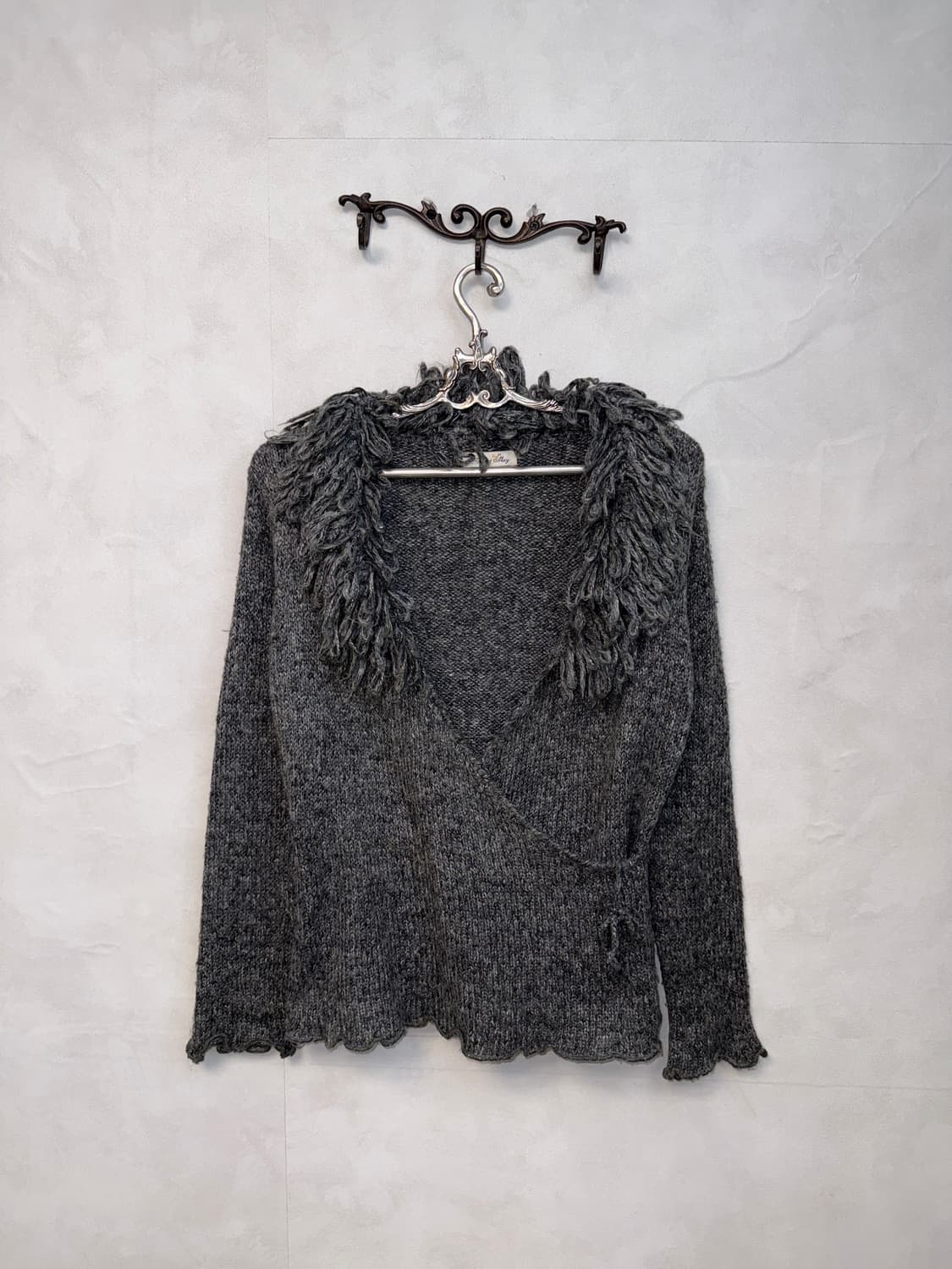 Charcoal grunge tassel collar wrap knit 상품이미지3