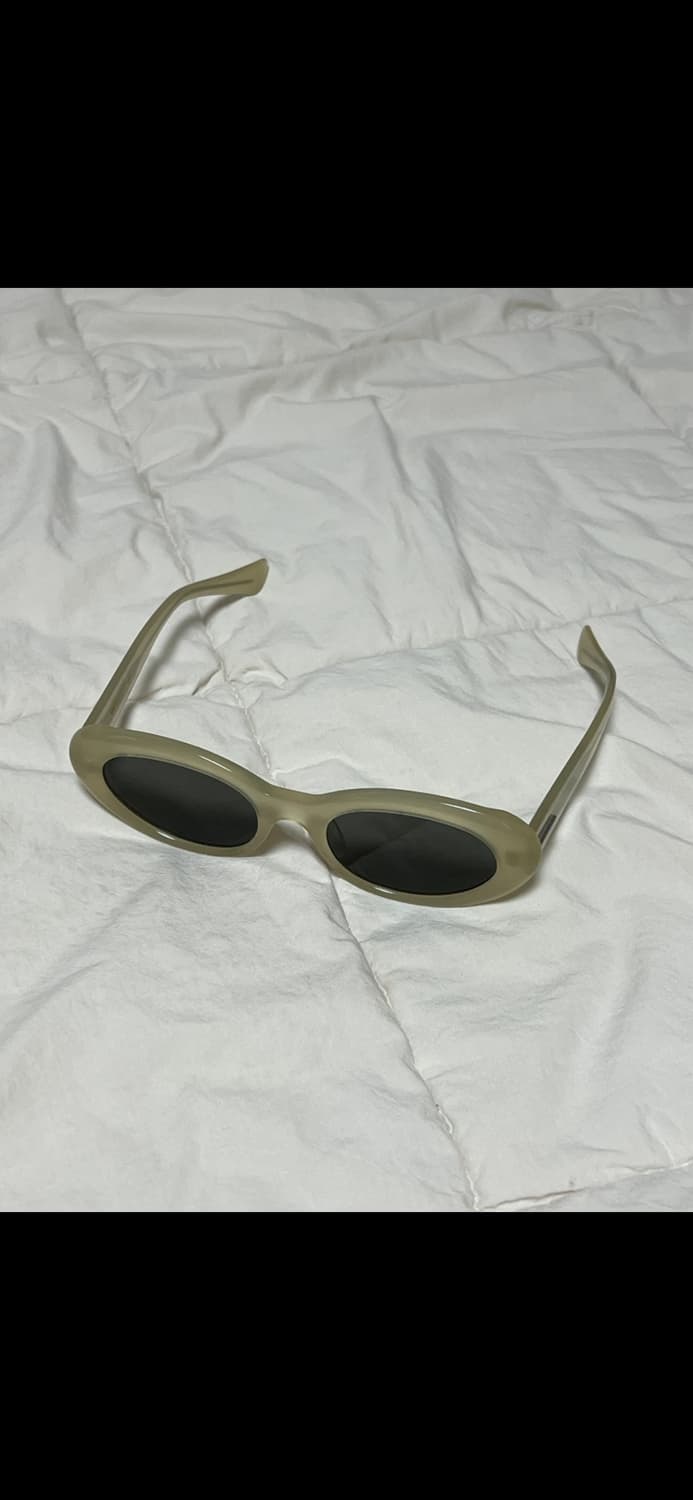 젠틀몬스터 LE-IC1 아이보리 선글라스 상품이미지2