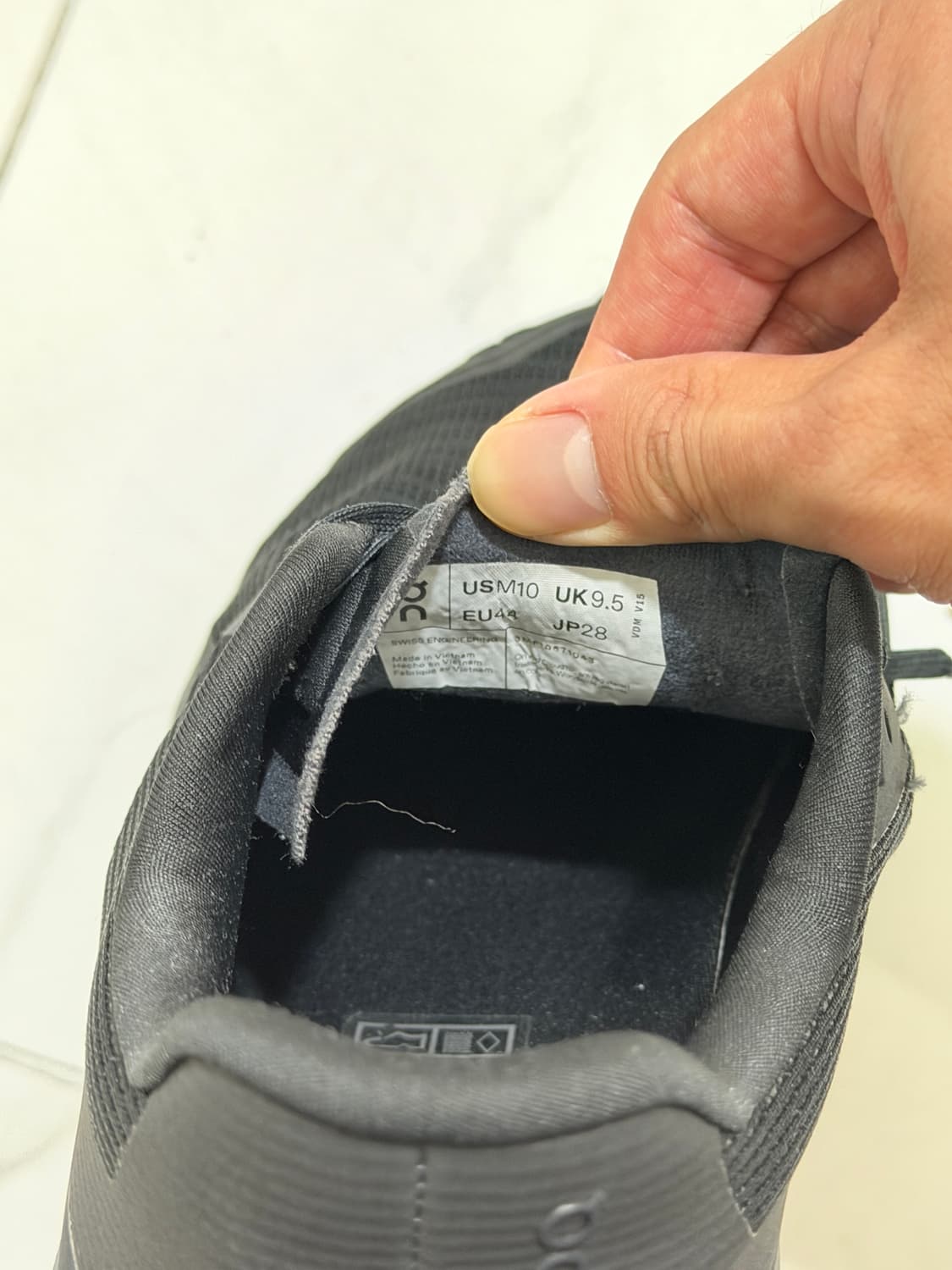 온러닝 클라우드몬스터 보이드 블랙 EU44 KR280 상품이미지5